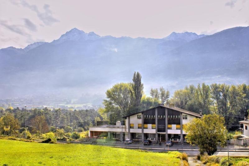 Hotel Sarre Exterior photo
