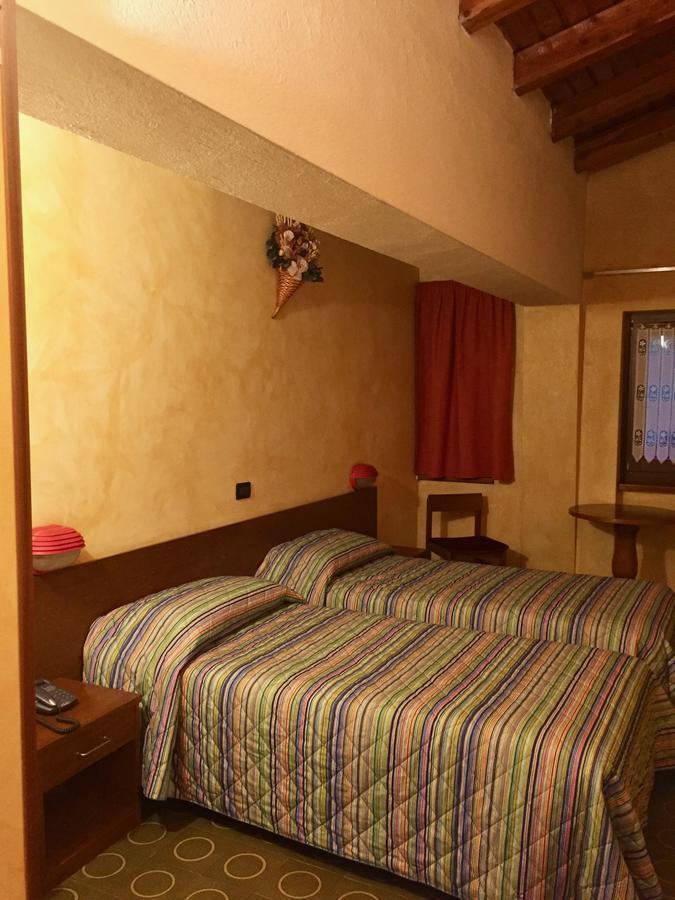 Hotel Sarre Exterior photo